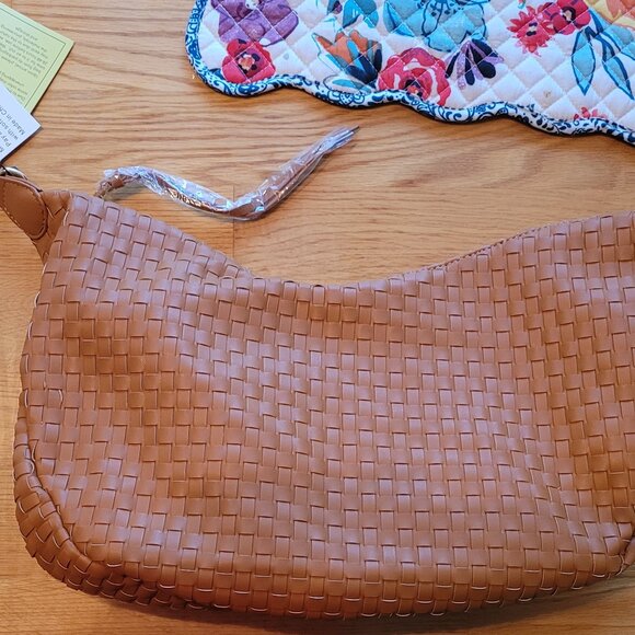 Ahdorned Woven Vegan Leather Handbag Light Brown - Picture 1 of 9